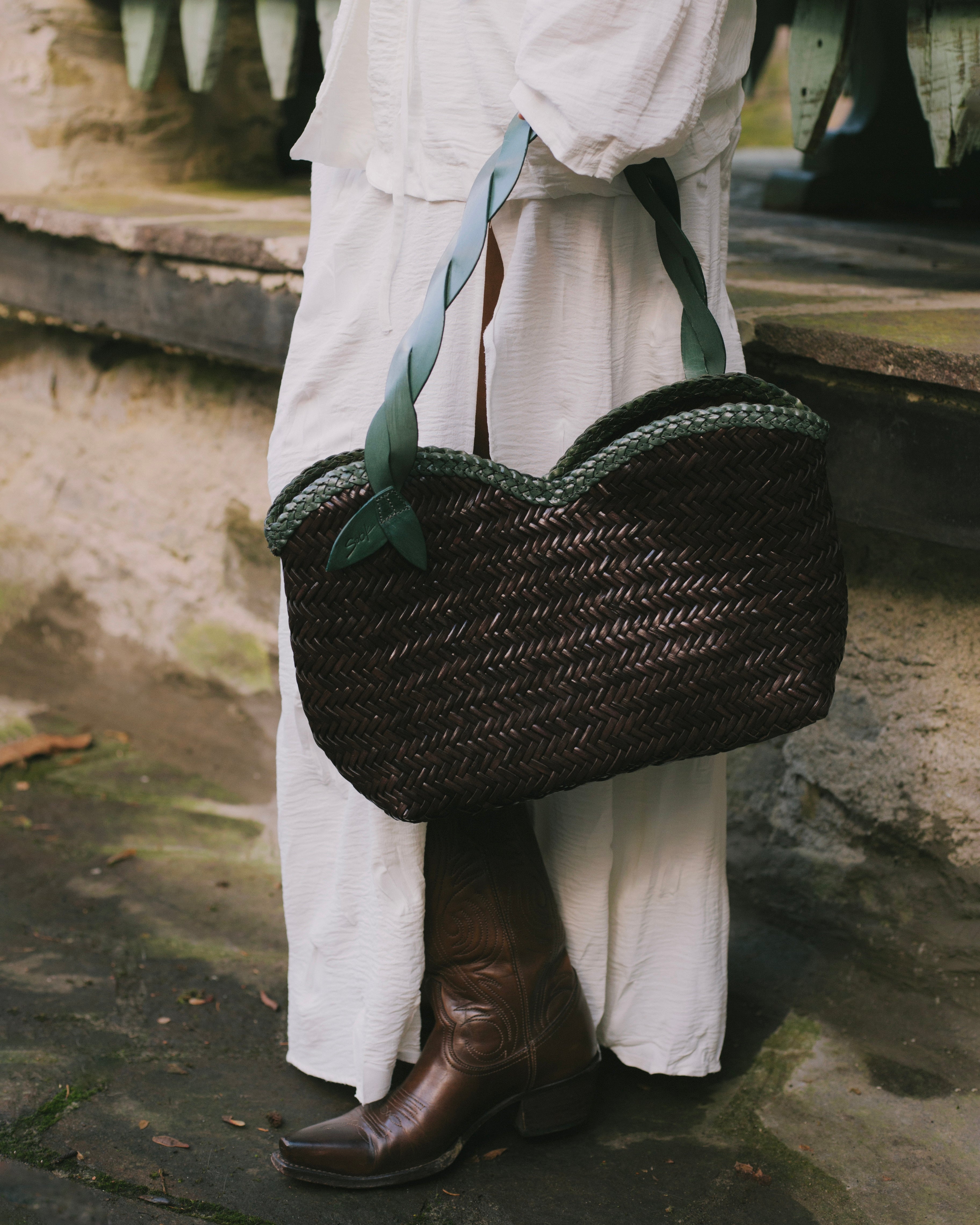 Léafa - Handwoven Leather Shoulder Bag | Green & Coffee
