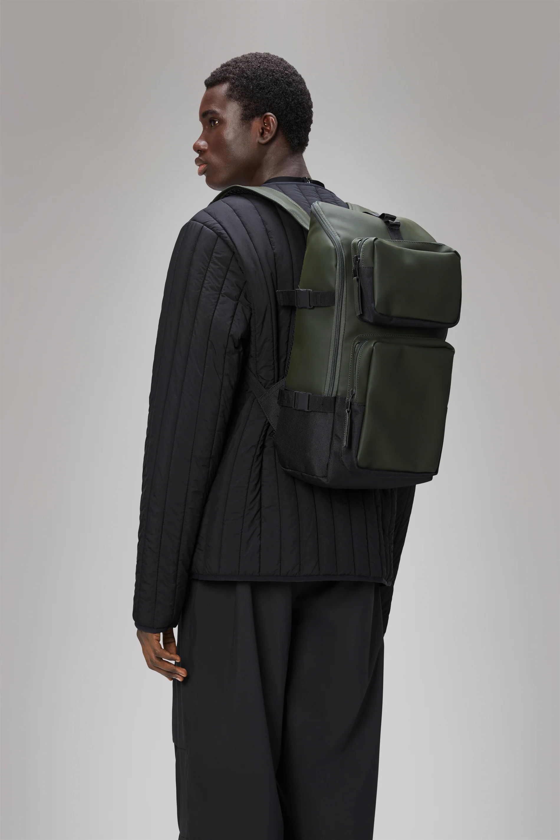 2025 Trail Cargo-rygsæk – Alsidig og holdbar rygsæk med 13-tommer laptoprum og ekstra udvendige lommer. Lavet af vandtæt PU-stof.