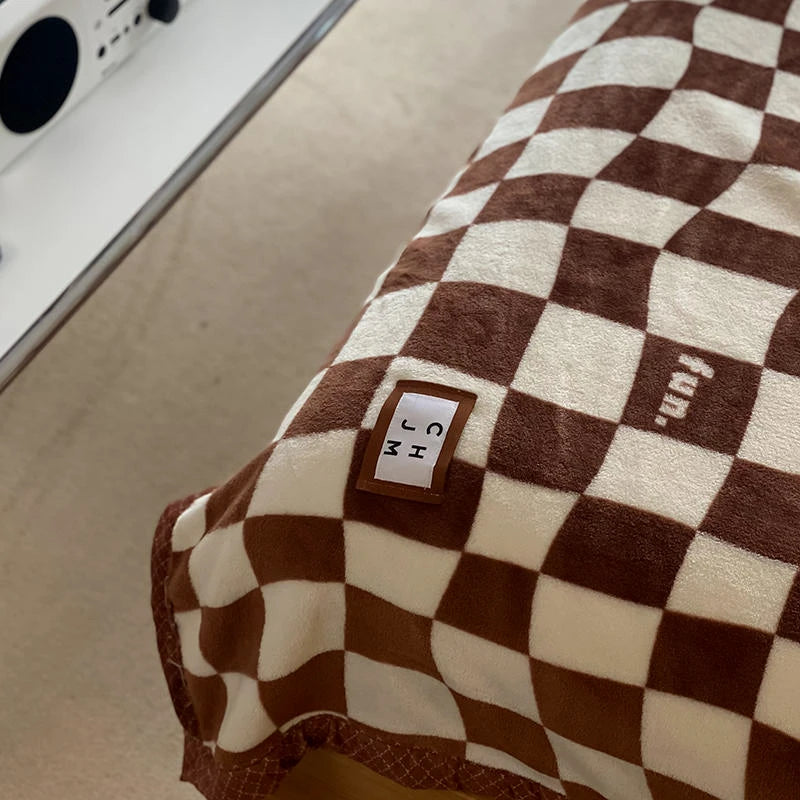 Doppelseitige Schachdecke aus milchfarbenem Samt