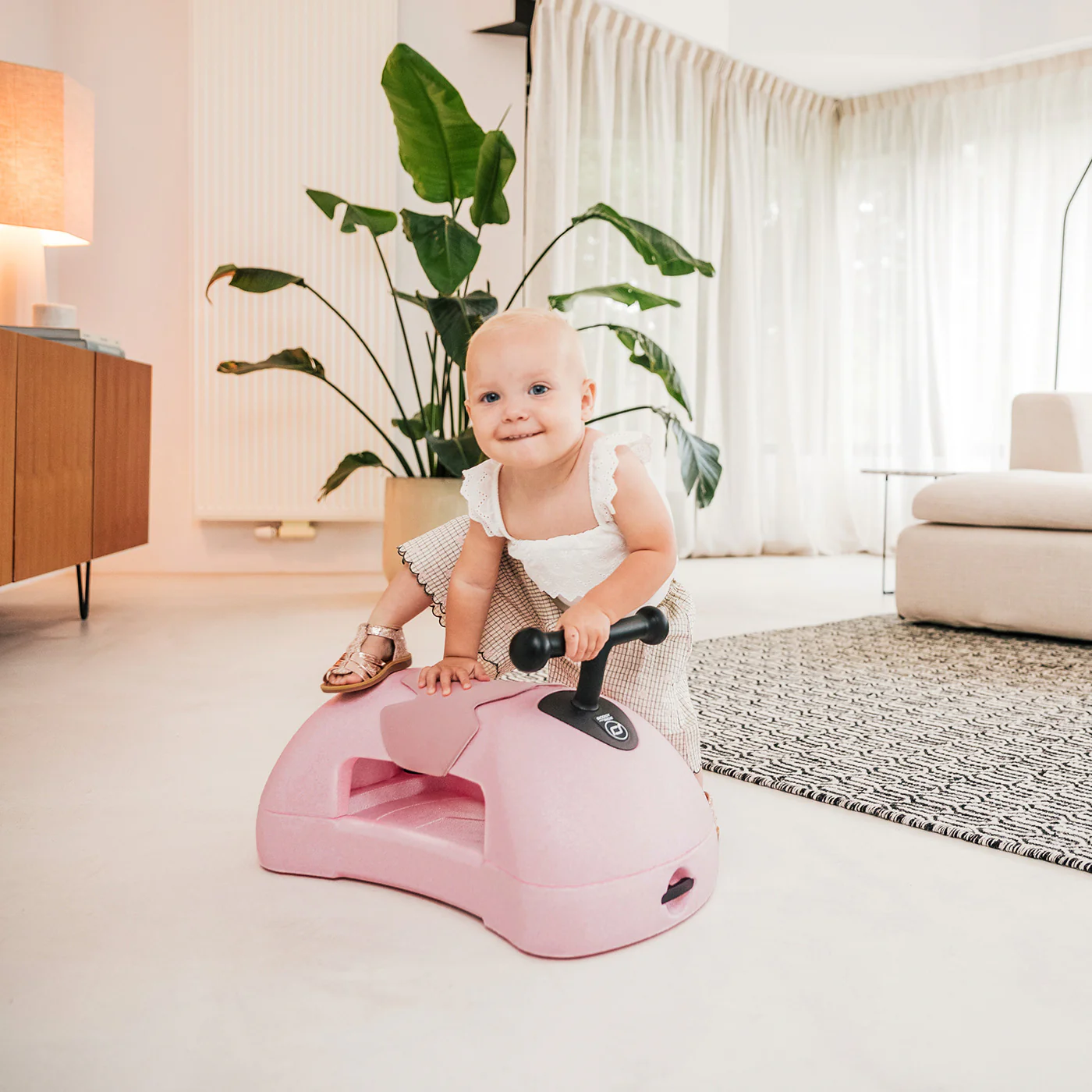 2025 Scoot and Ride Min første 3-i-1 gåstol og løbehjul i pink