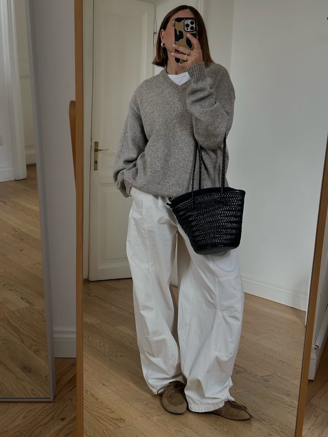 Carmel - Hand Woven Full Grain Leather Bucket Bag Black