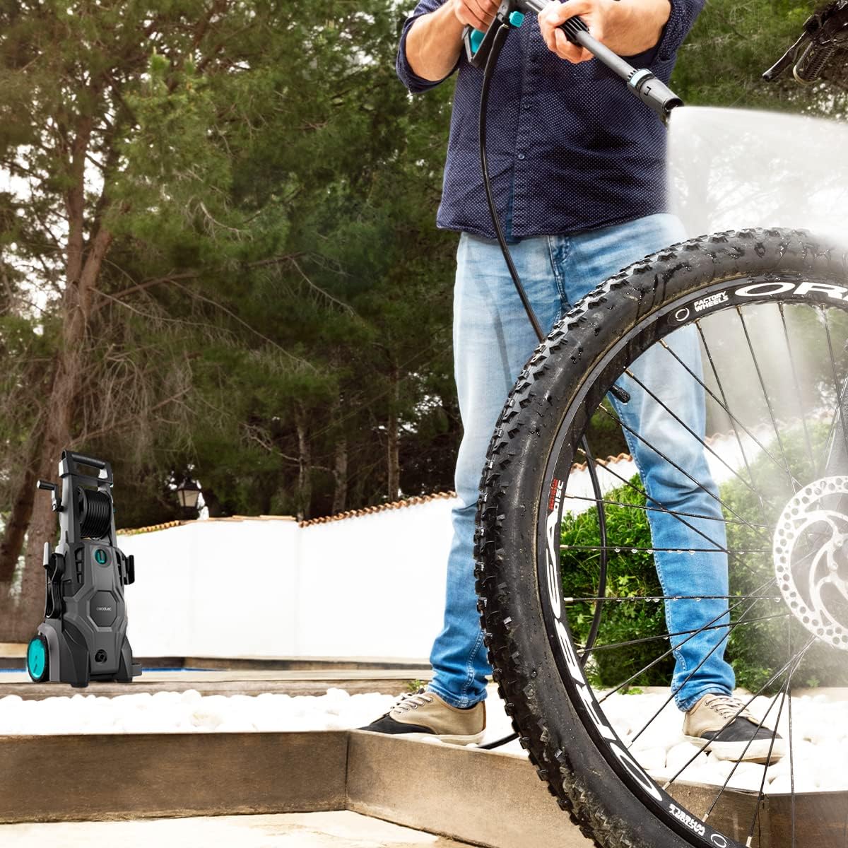 Cecotec HydroBoost 2400 AdvanceClean højtryksrenser. 2400W, Hjem, Have eller Bil, Flowhastighed på 480l/t, 180 trykbarer, Aluminiumpumpe, Aktionsradius 14 m