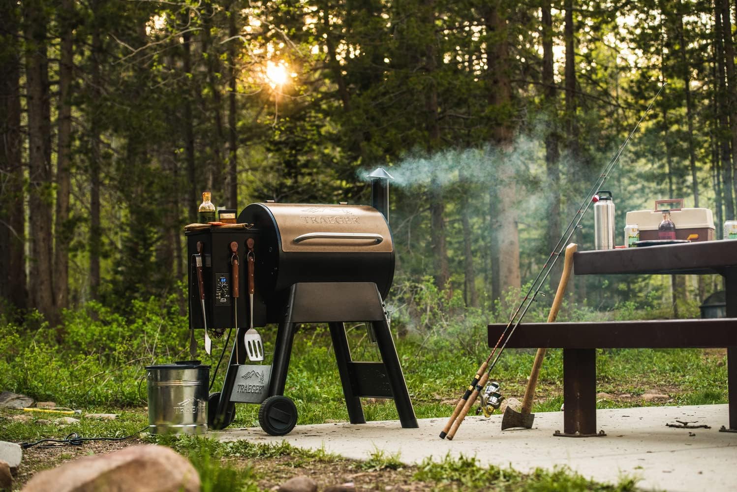 Traeger Pro 22 Elektrischer Pelletgrill und Smoker, Bronze