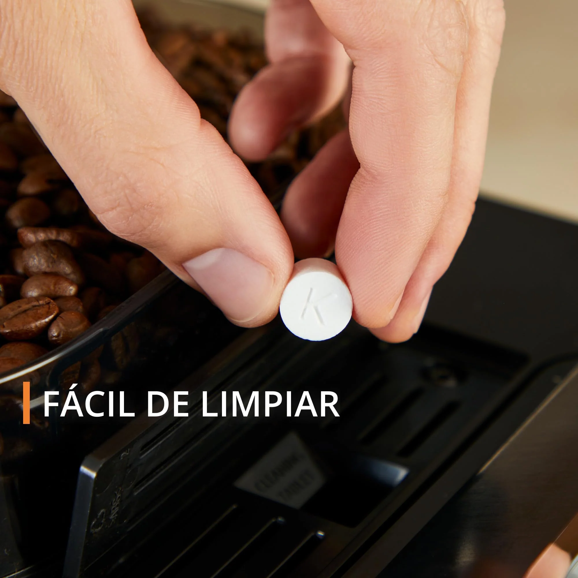 Krups Essential 2025 - Máquina de Café Superautomática. Pressão de 15 bar. Moedor cônico de metal. Com quantidade e intensidade de café selecionáveis. 1,7 L. 1 xícara. Aço inoxidável. Visor LCD + compartimento para leite.